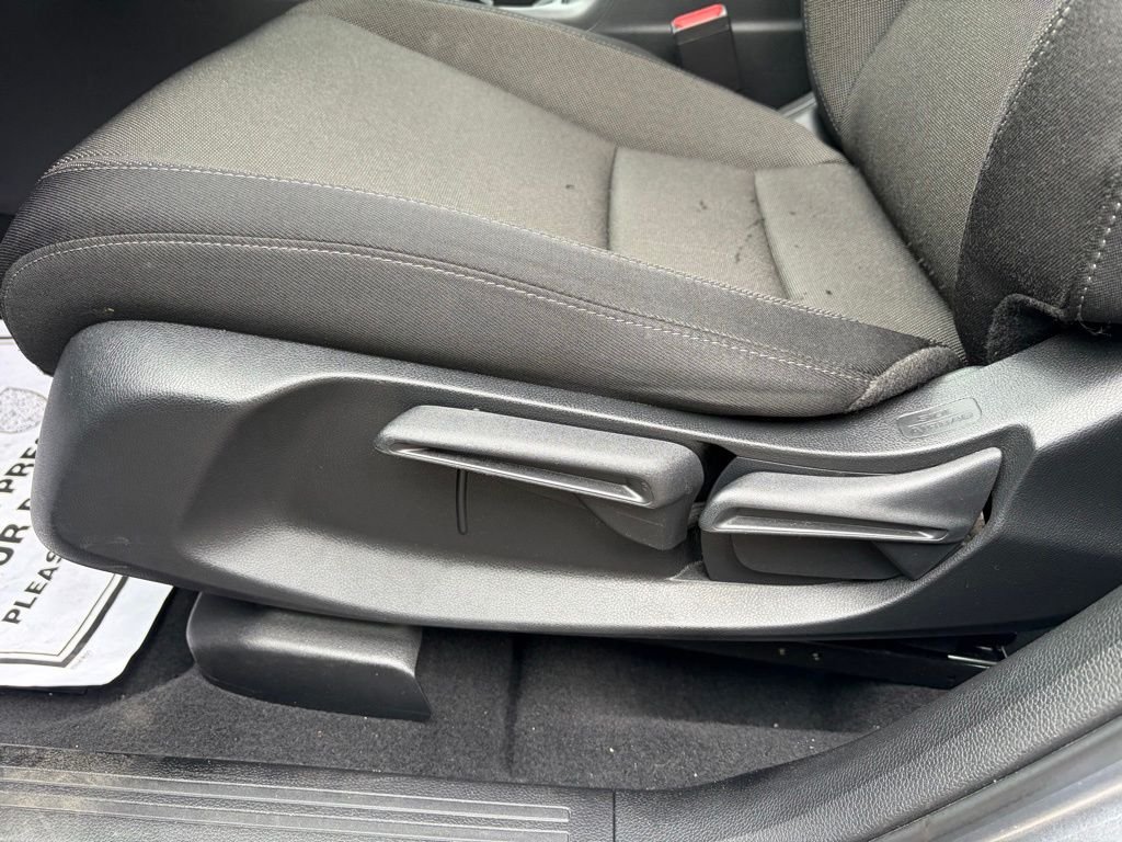 Used 2023 Lunar Silver Metallic Honda LX image 6