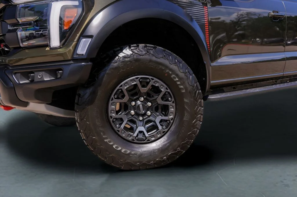 Used 2024 Green Ford Raptor image 4