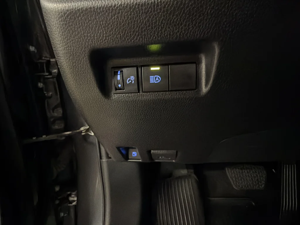 Used 2022 Gray Toyota XLE image 40