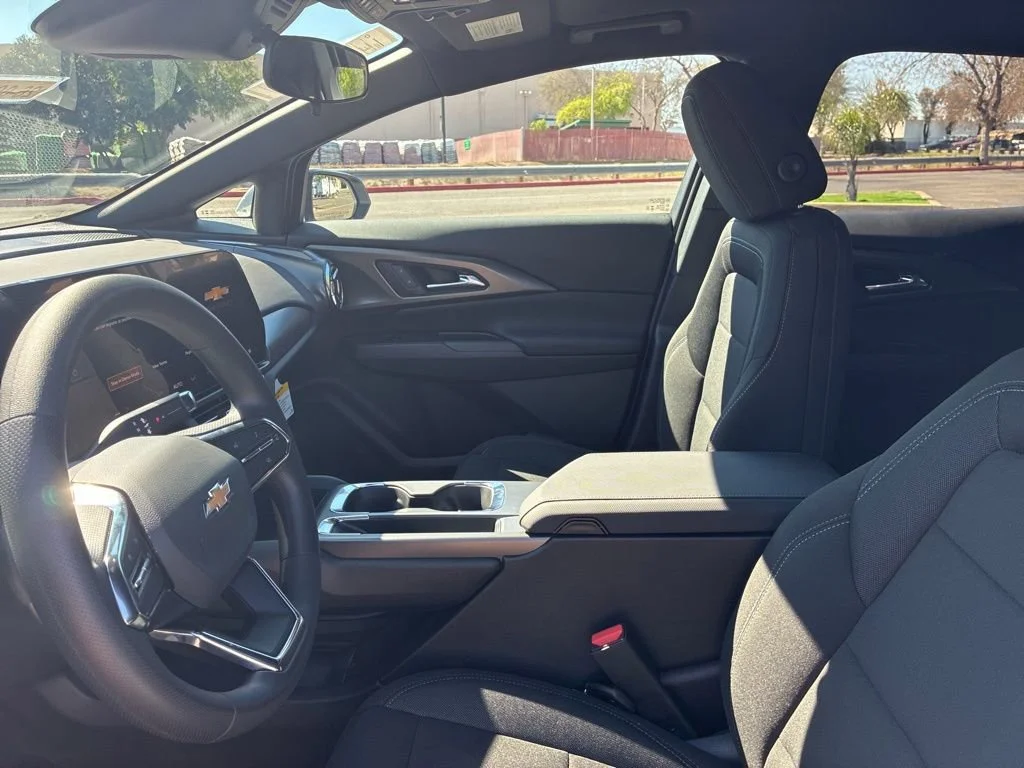 New 2026 Summit White Chevrolet LT image 16