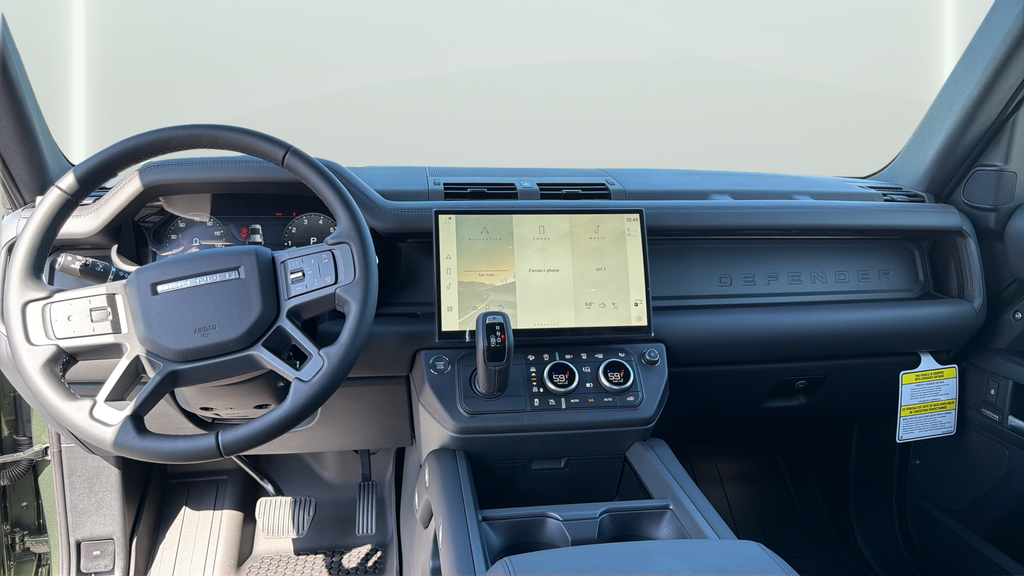 New 2026 Woolstone Green Land Rover X-Dynamic SE image 13