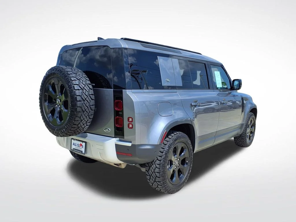 Used 2023 Black Land Rover SE image 8