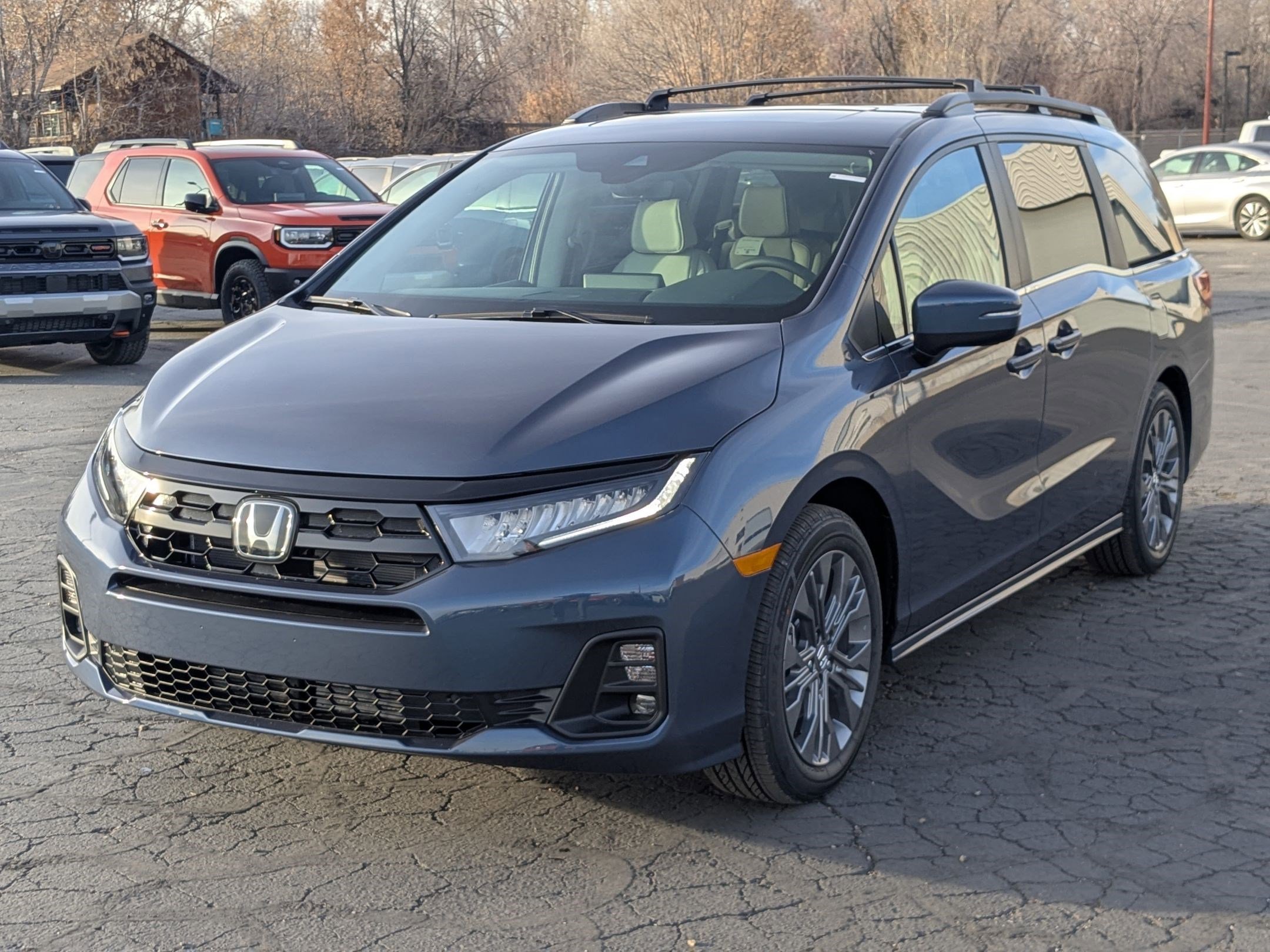 2026 Honda Odyssey Touring - Photo 8