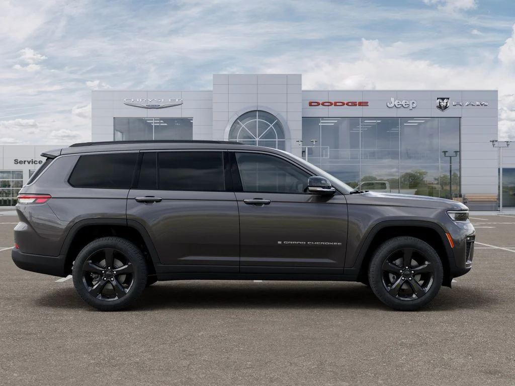 New 2026 Baltic Gray Metallic Clear-Coat Exterior Paint Jeep Limited image 22