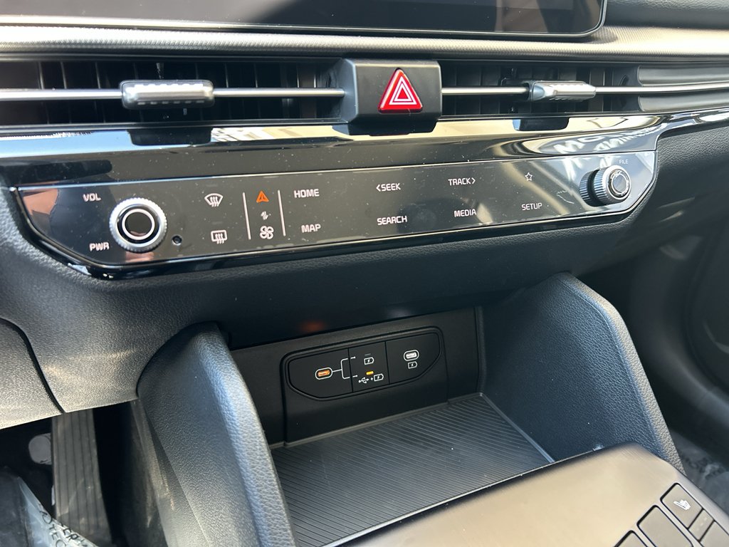 New 2026 Glacial White Pearl Kia LX image 22