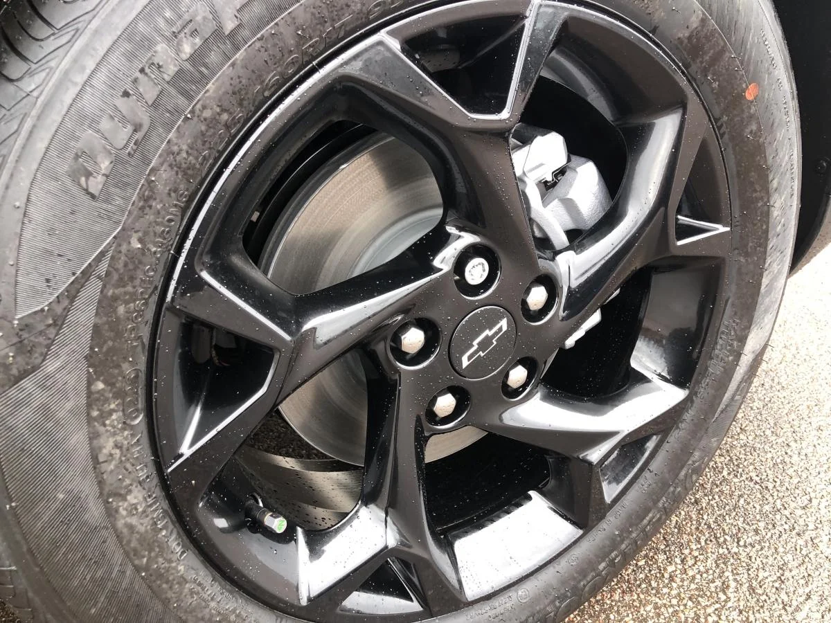 New 2026 Black Chevrolet Fwd 4dr Lt image 9
