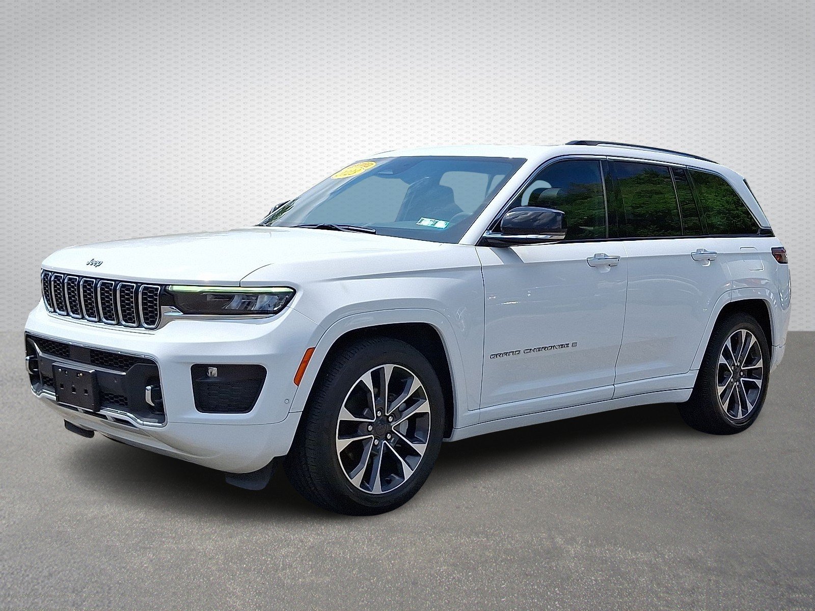 Used 2023 Bright White Clearcoat - PW7 Jeep Overland 4x4 image 3
