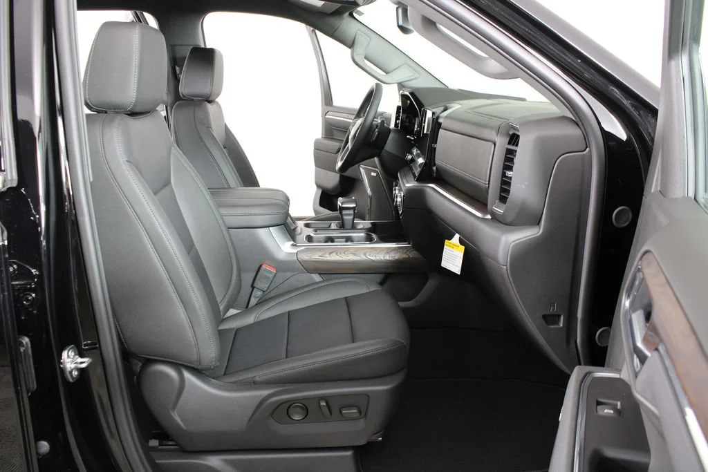 2026 GMC Sierra 1500 SLT - Photo 18
