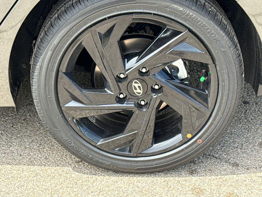 New 2026 Gray Hyundai SEL Sport Premium image 8