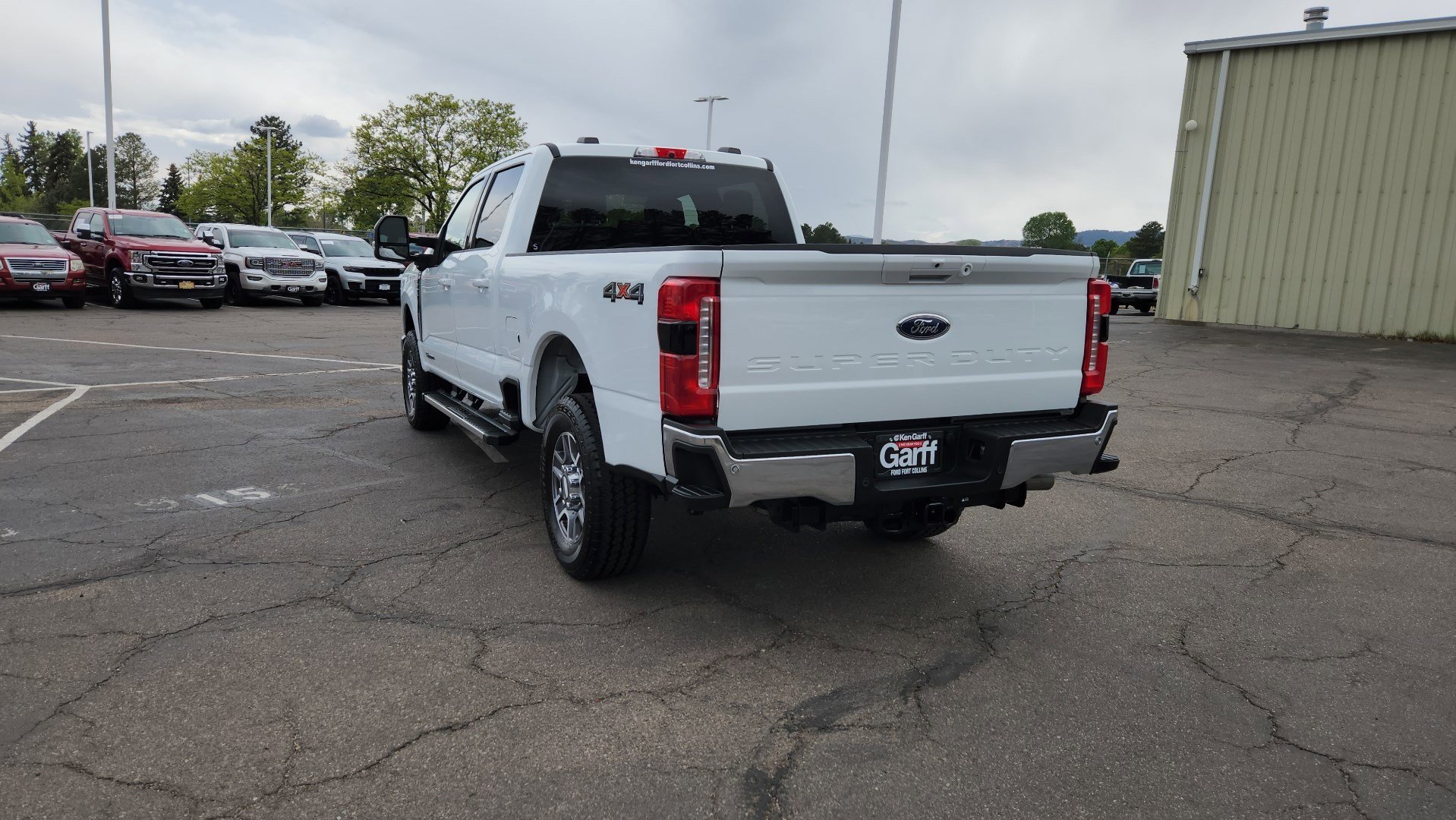Certified Used 2025 Oxford White Ford LARIAT image 11