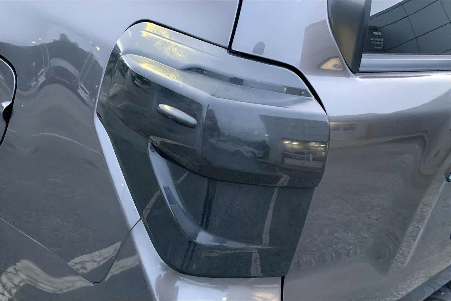 Used 2018 Magnetic Gray Metallic Toyota SR5 Premium image 25
