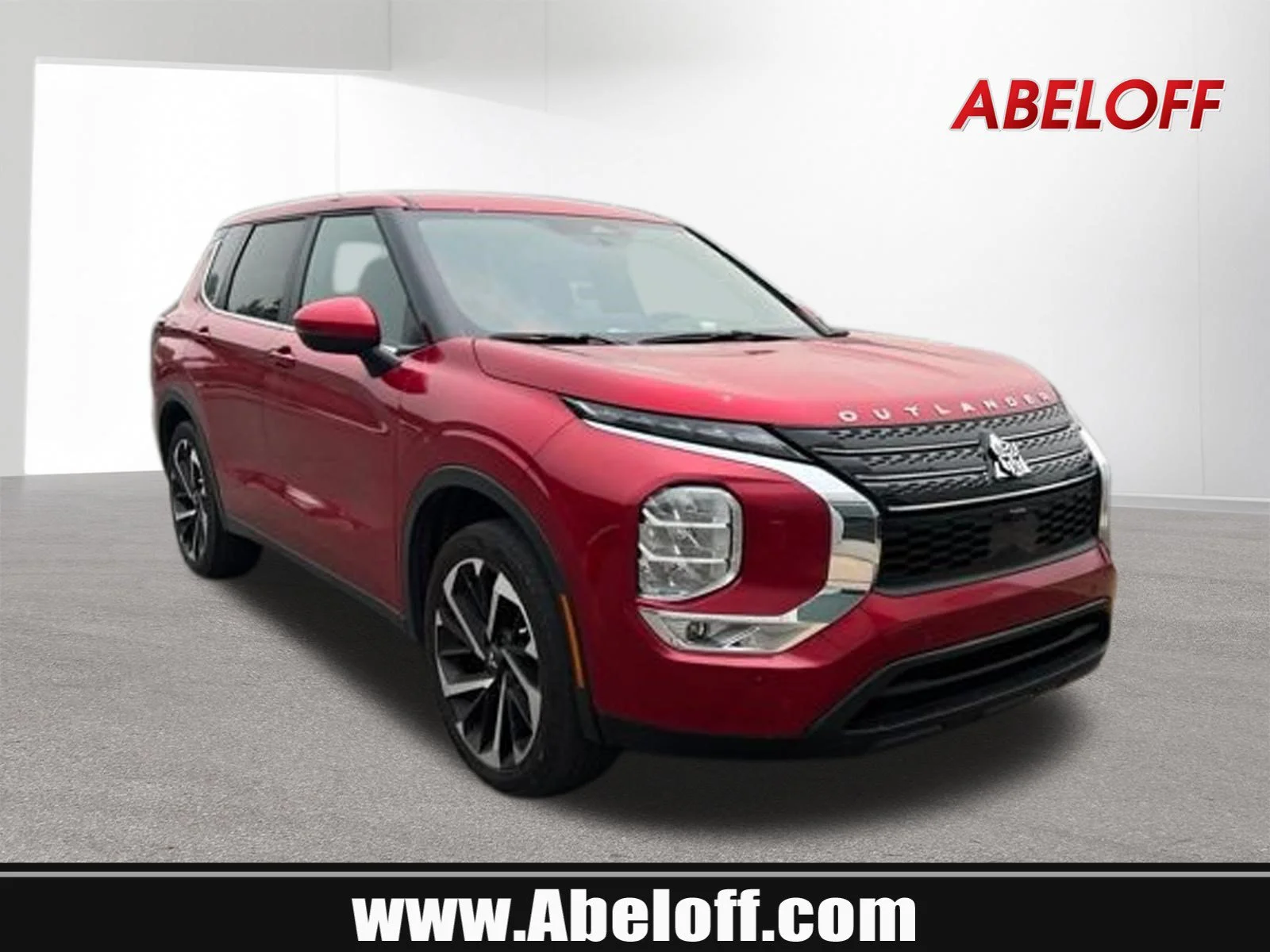 Used 2024  Mitsubishi  image 1
