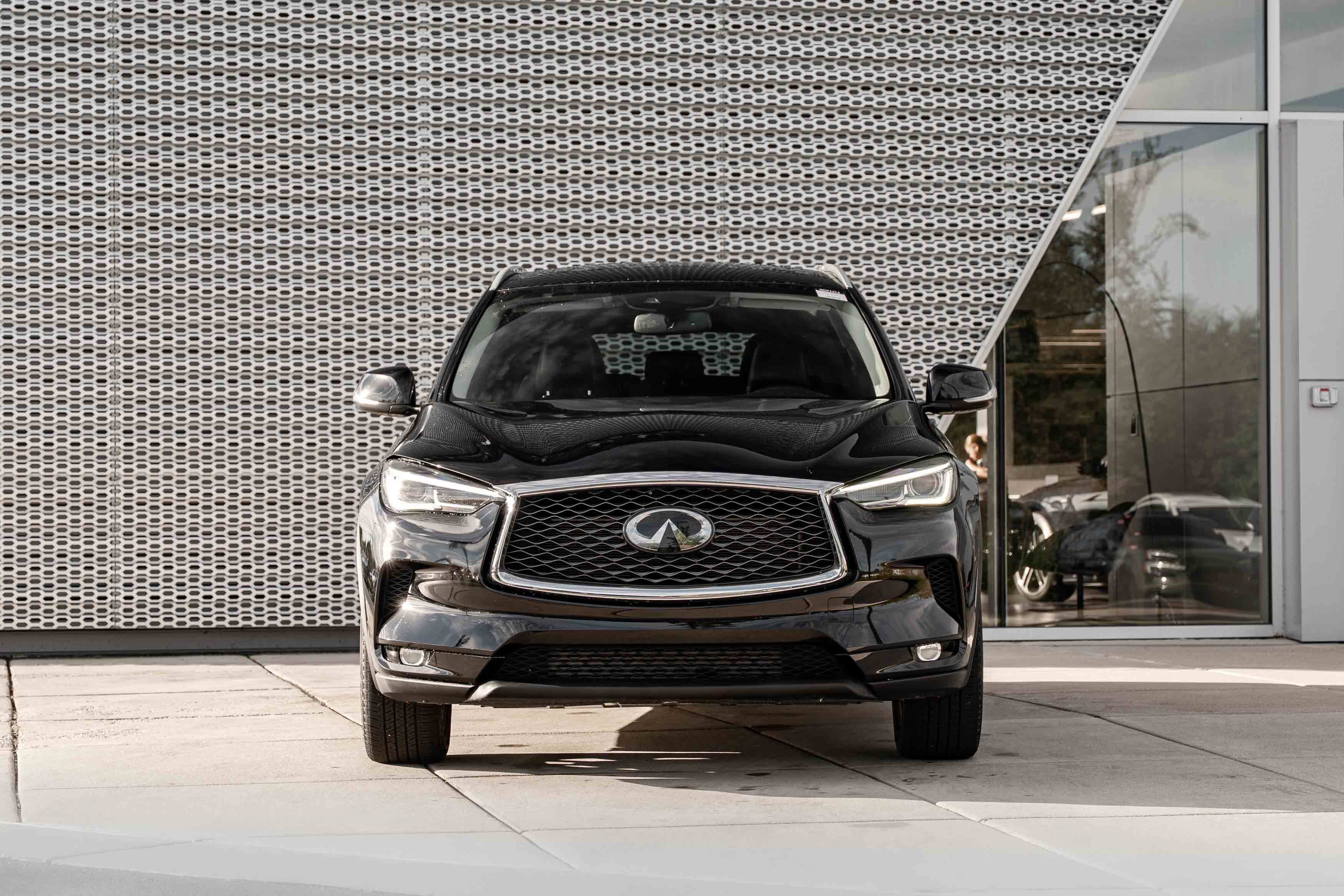 Used 2019 Black Obsidian INFINITI LUXE image 28