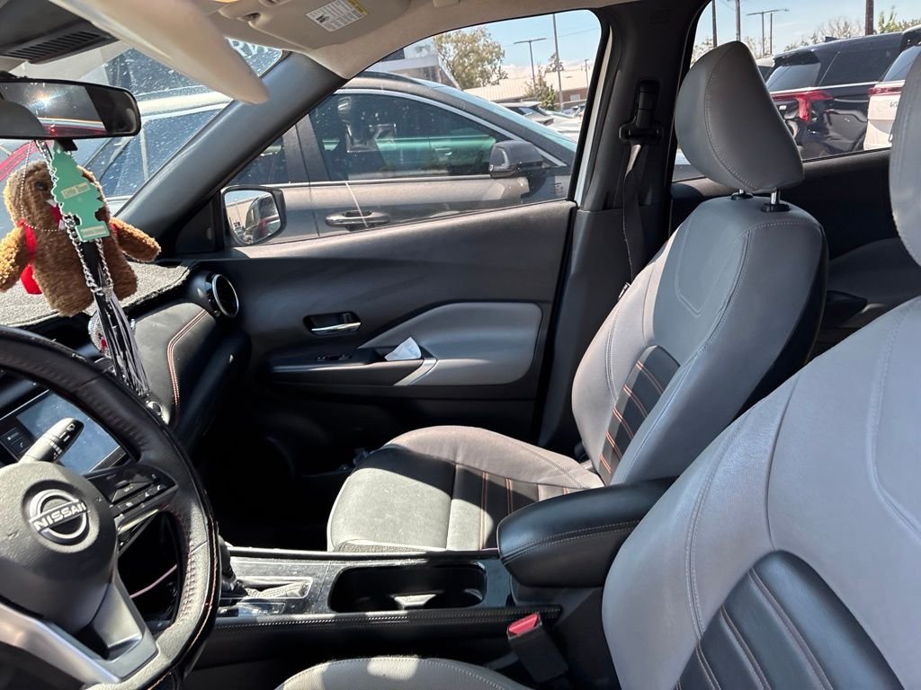 Used 2023 White Nissan SR image 28