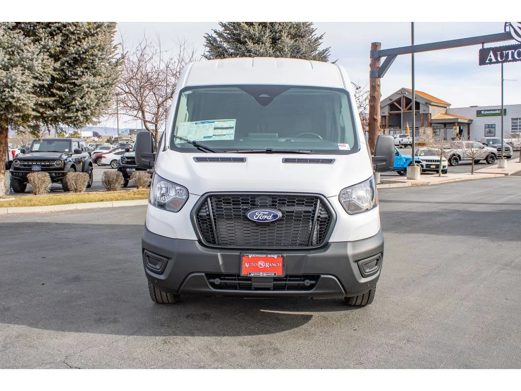 New 2026 OXFORD WHITE Ford Base image 3