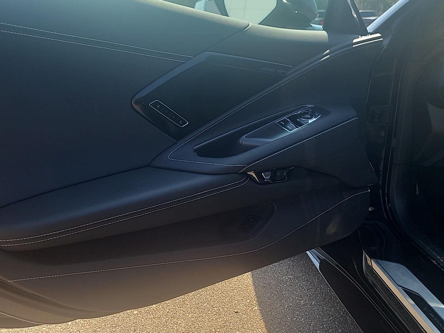 Used 2025 Black Chevrolet 2LT image 3