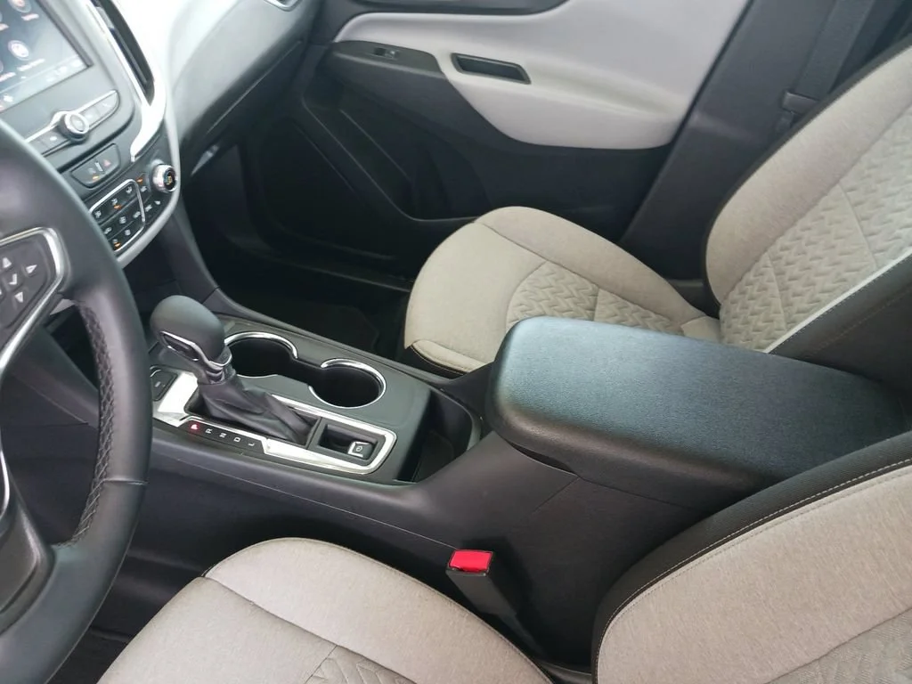 Used 2024 Summit White Chevrolet LT image 11