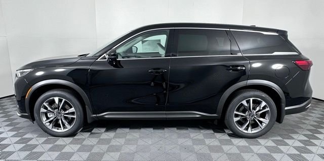 Certified Used 2026 Black INFINITI PURE image 4