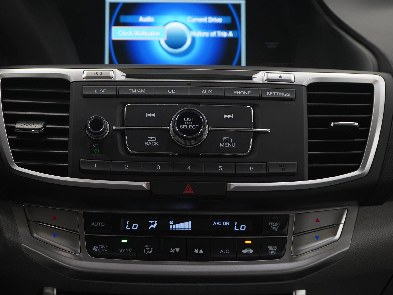 Used 2015 Alabaster Silver Metallic Honda LX image 17