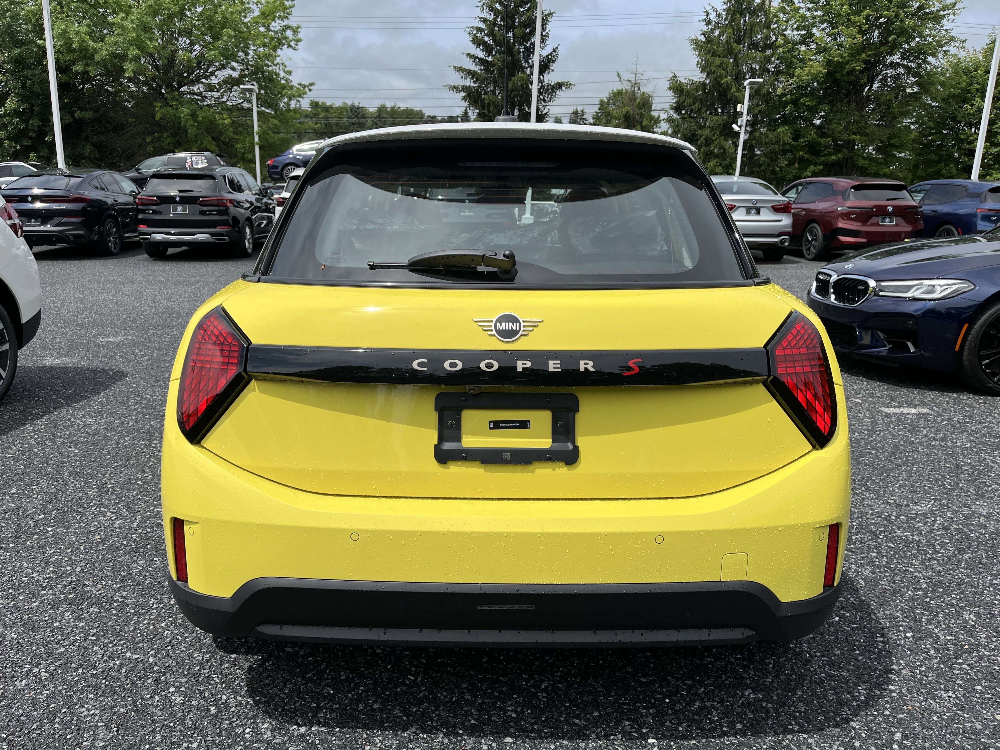 2025 MINI Hardtop 4 Door S - Photo 8