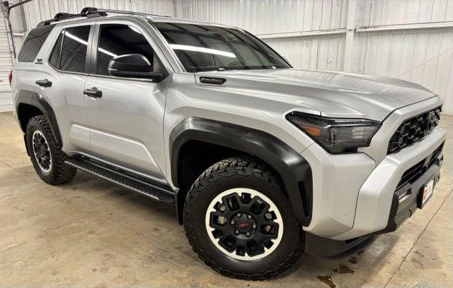 Used 2025 CUTTING EDGE Toyota  image 1