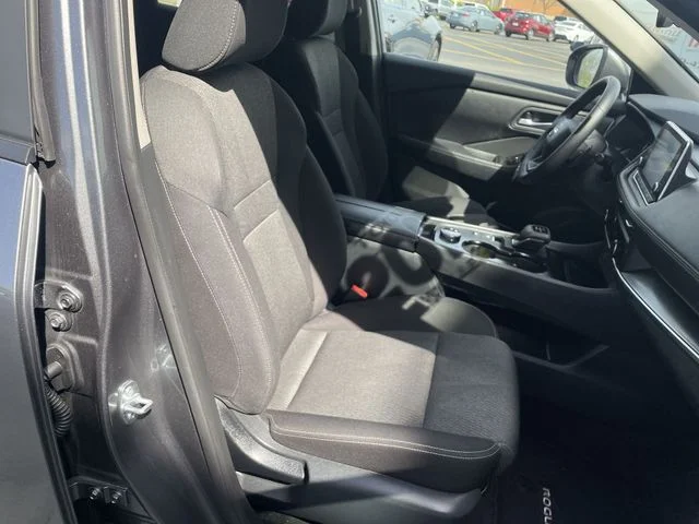 2025 Nissan Rogue SV - Photo 40