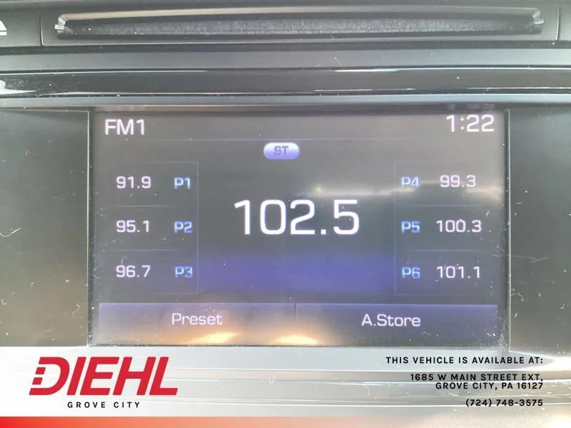 Used 2018 Black Hyundai SE image 18