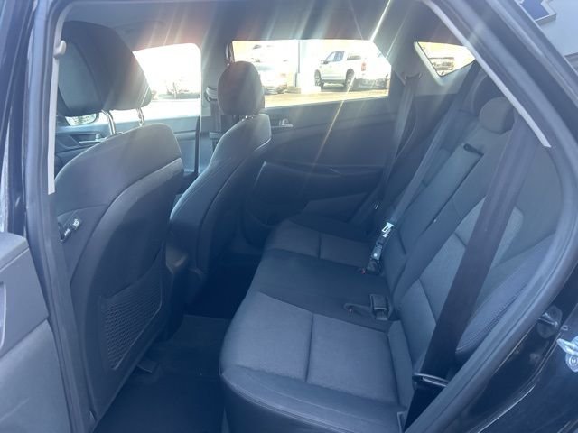 Used 2017 Black Noir Pearl Hyundai SE image 12