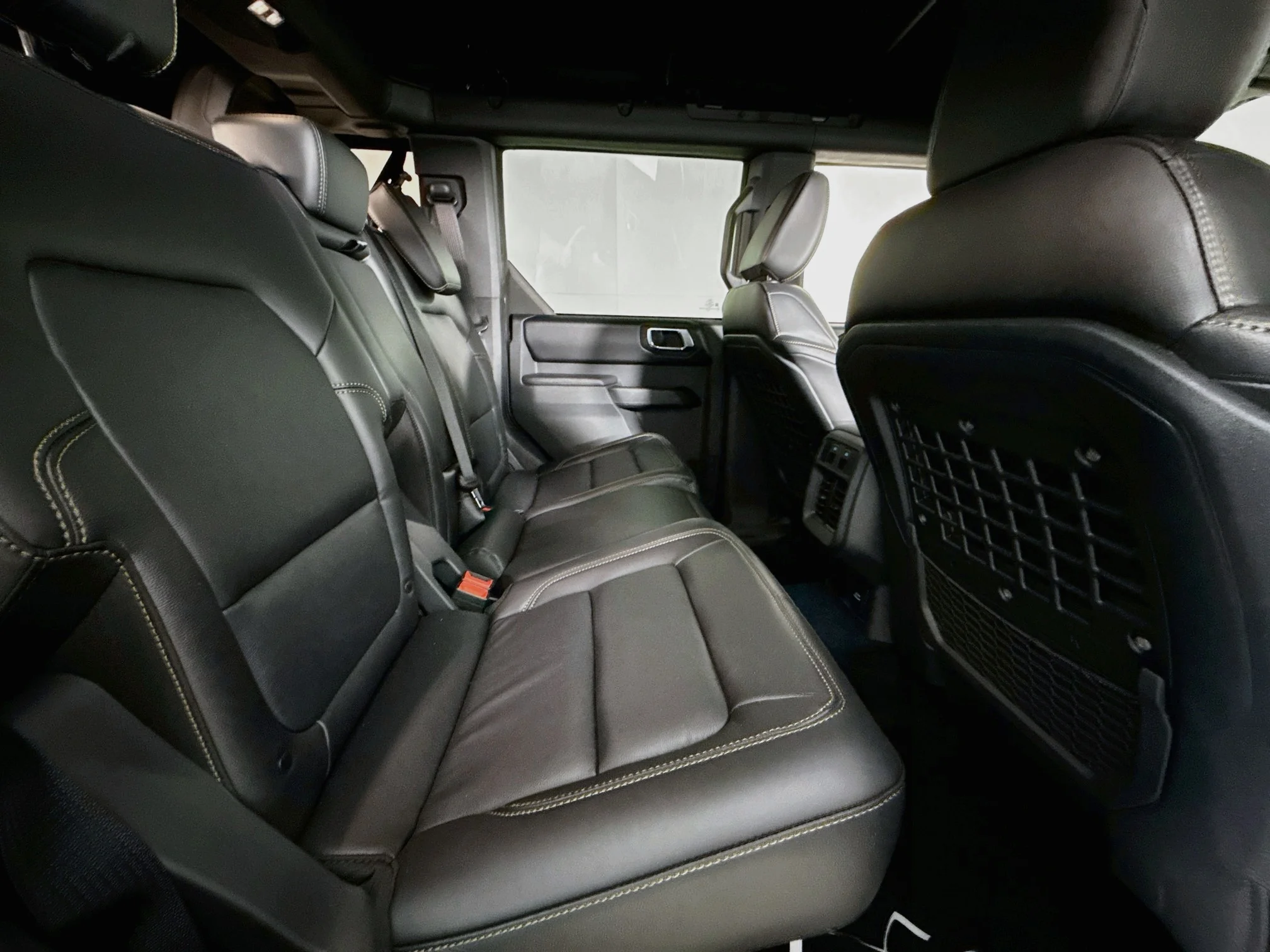 New 2025 Carbonized Gray Metallic Ford Badlands® image 27