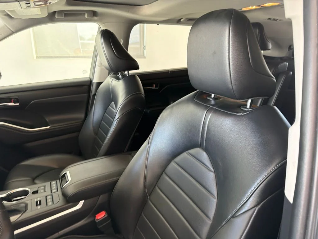 Used 2022 Moon Dust Toyota XLE image 10
