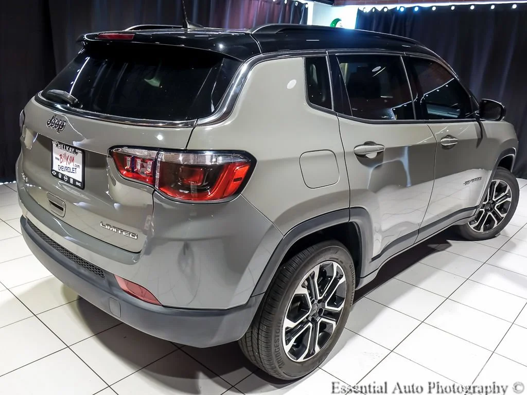 Used 2022 Gray Jeep Limited image 10