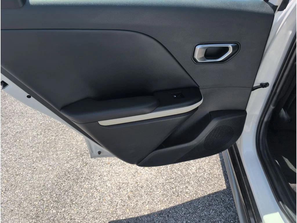 New 2025 Snow White Pearl Kia GT-Line Turbo image 32