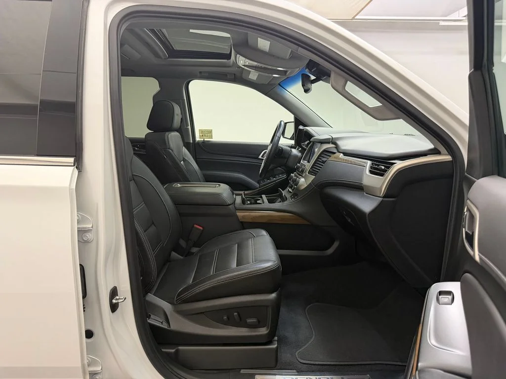 Used 2019 White Frost Tricoat GMC Denali image 27