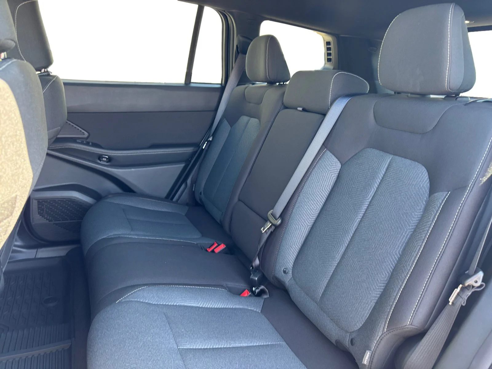 New 2026 Diamond Black Crystal Pearl Jeep Laredo image 16