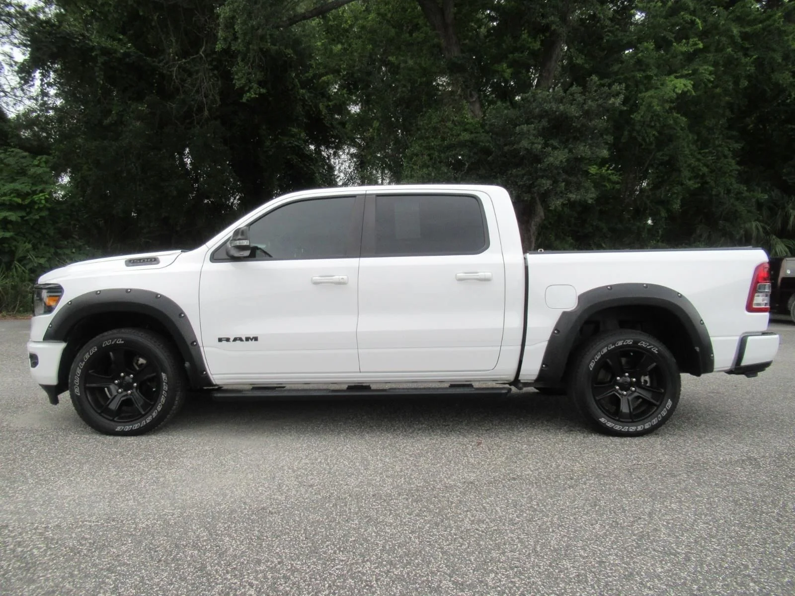 Certified Used 2022 White Ram Big Horn/Lone Star image 4