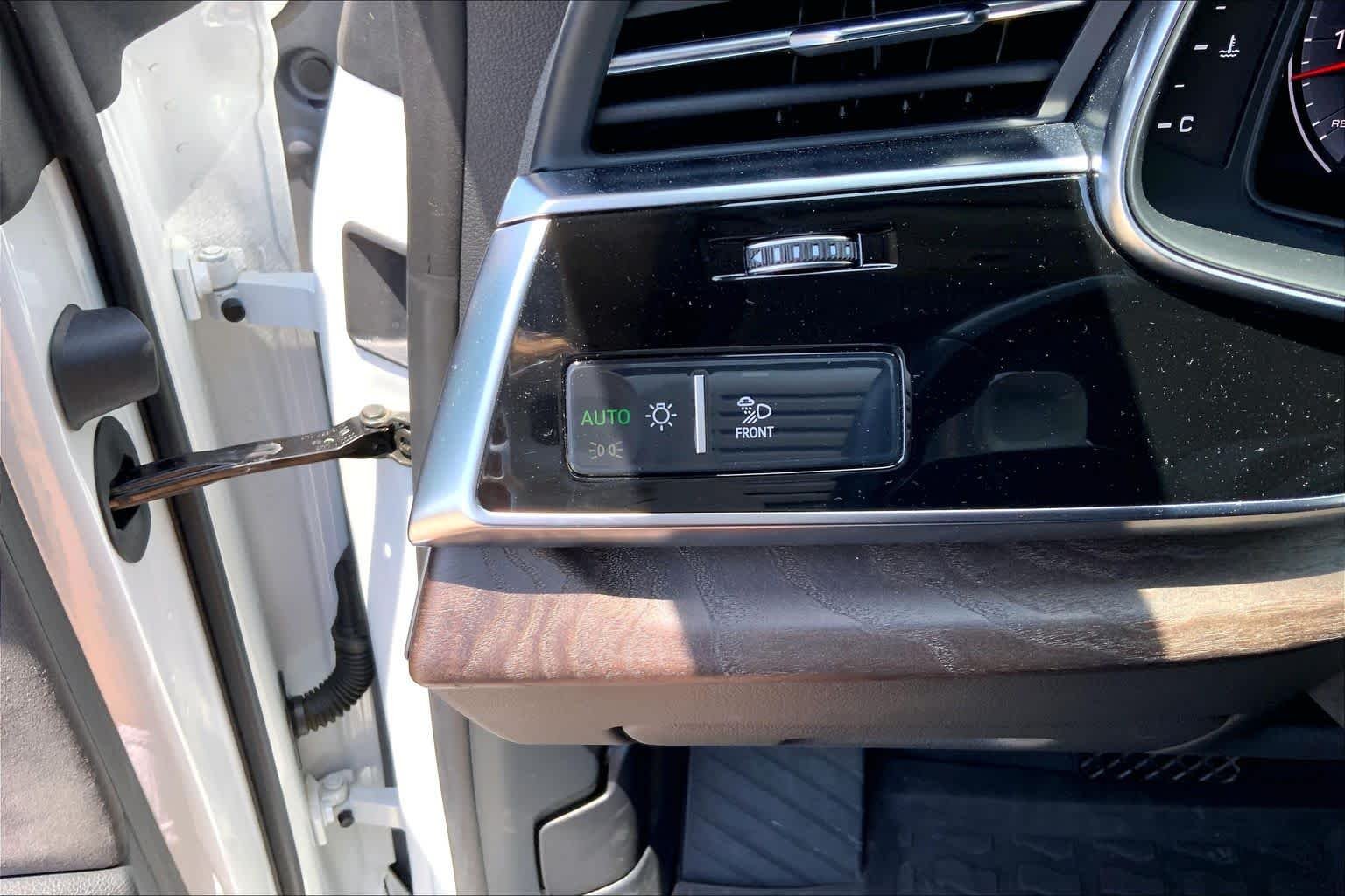Used 2019 Glacier White Metallic Audi Prestige image 32