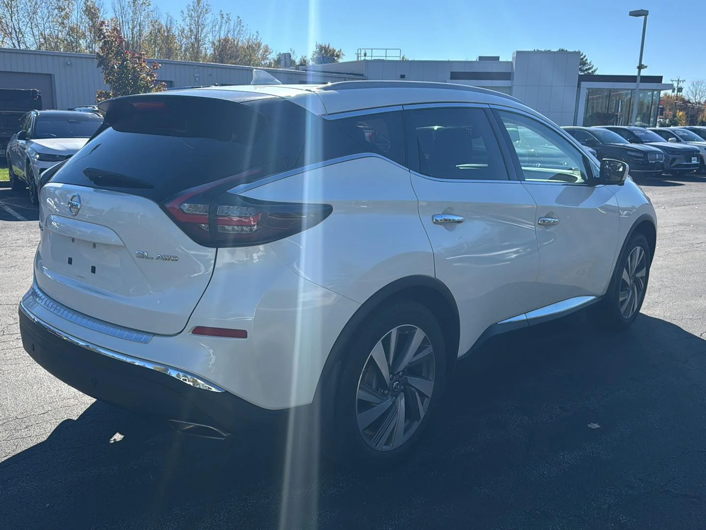 Used 2019 Pearl White Tricoat Nissan SL image 4