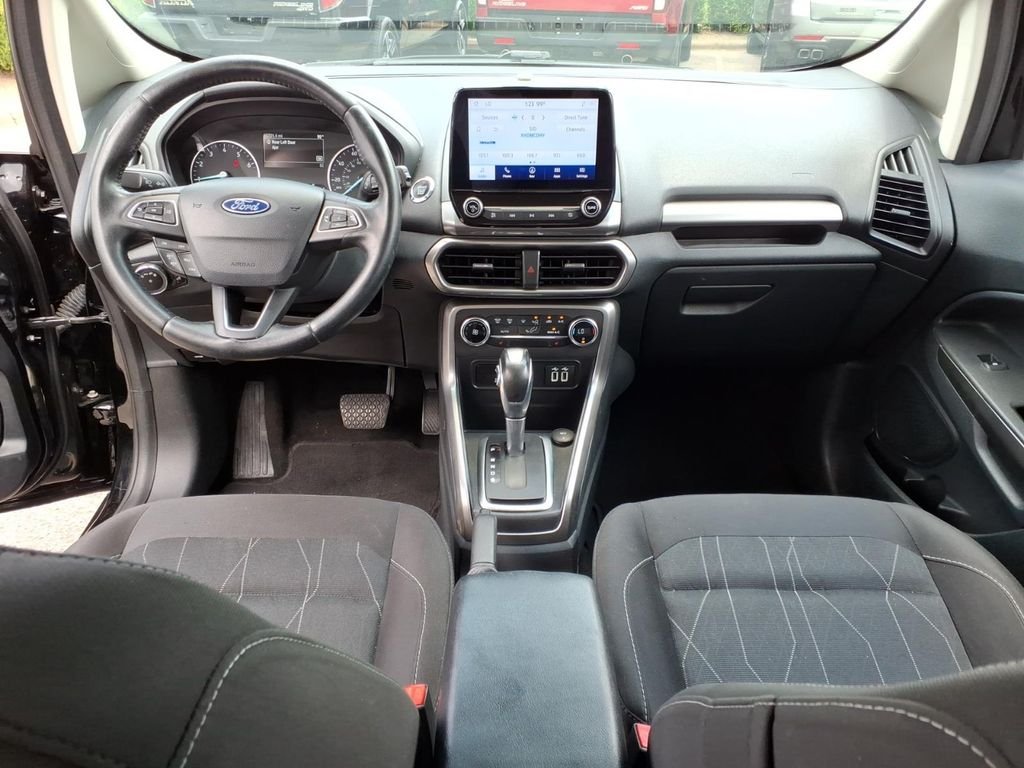 Used 2020 Shadow Black Ford SE image 6