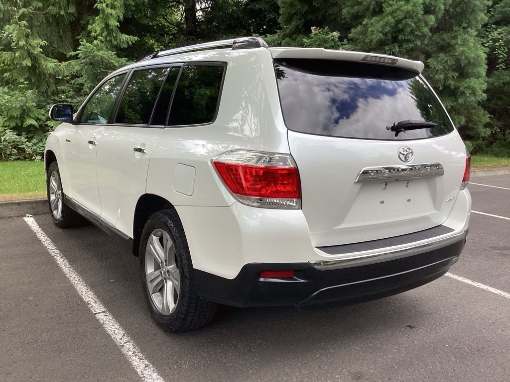 Used 2013 White Toyota Limited image 12