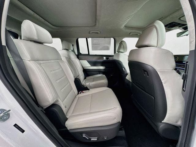 New 2027 White Hyundai Calligraphy FWD image 50