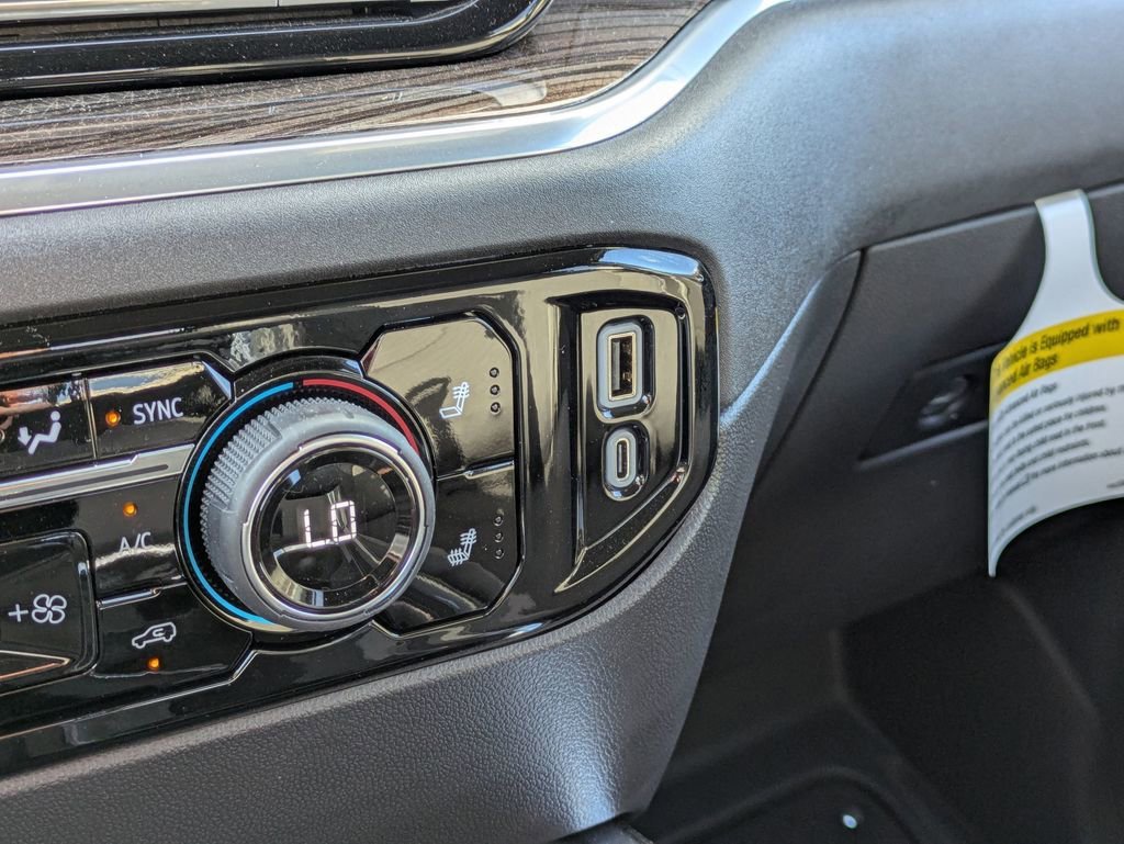 2025 Chevrolet Silverado 1500 LT - Photo 18