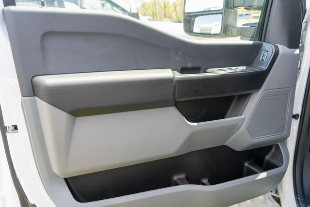 New 2026 Oxford White Ford F-350® XL image 10