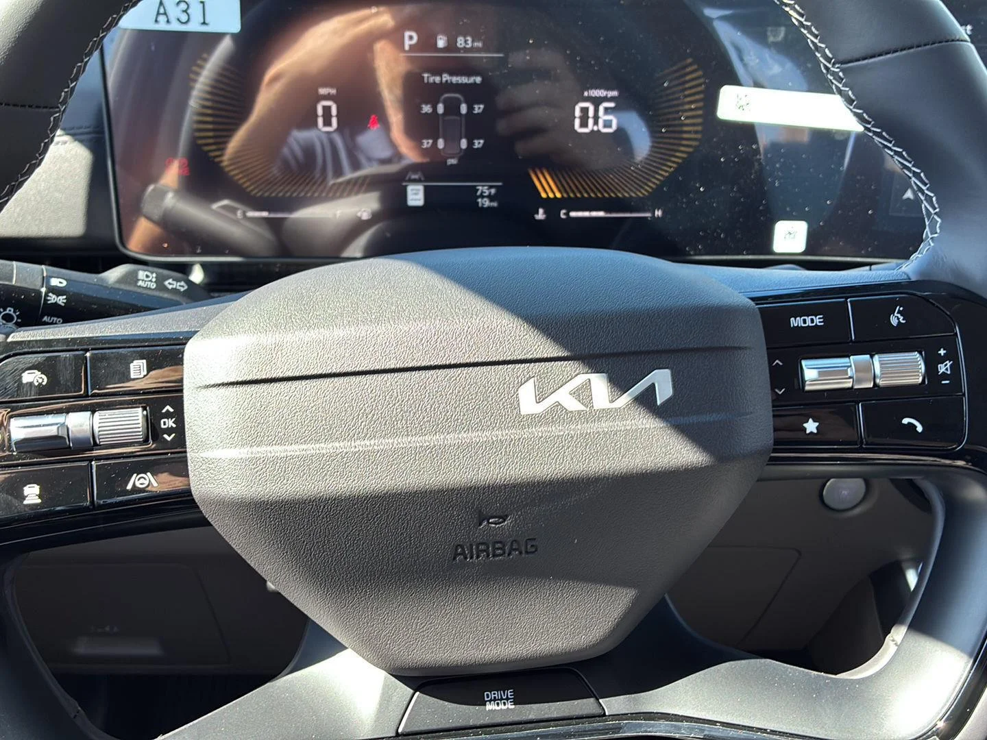 New 2027 Ceramic Silver Kia LXS image 14
