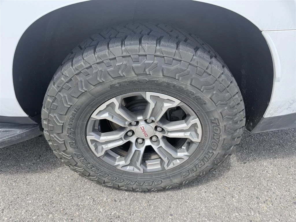 Used 2022 Summit White GMC SLE image 5