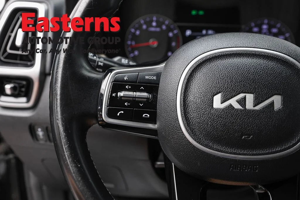 Used 2022 Black Kia S image 15