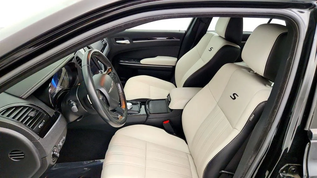 Used 2020 Gloss Black Chrysler 300S AWD image 21