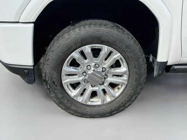 Used 2023 White GMC Denali image 10