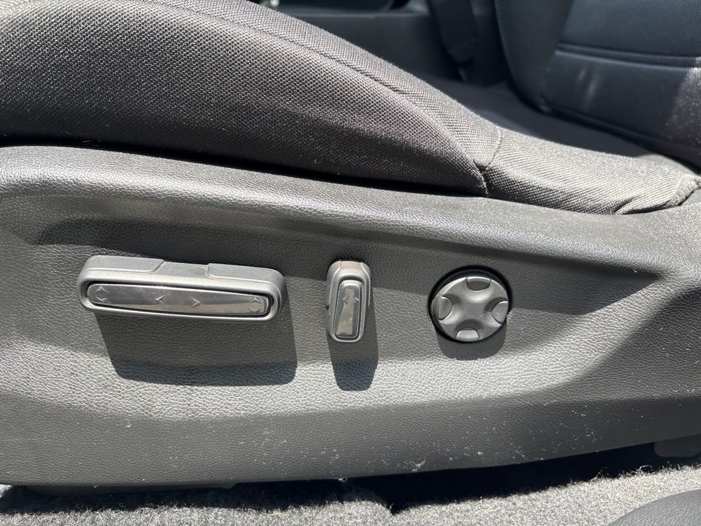 Used 2021 White Honda EX image 15