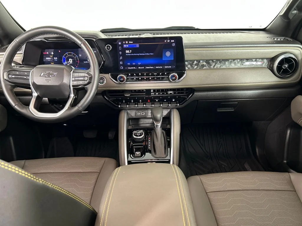 Used 2025 Blue Chevrolet ZR2 image 19