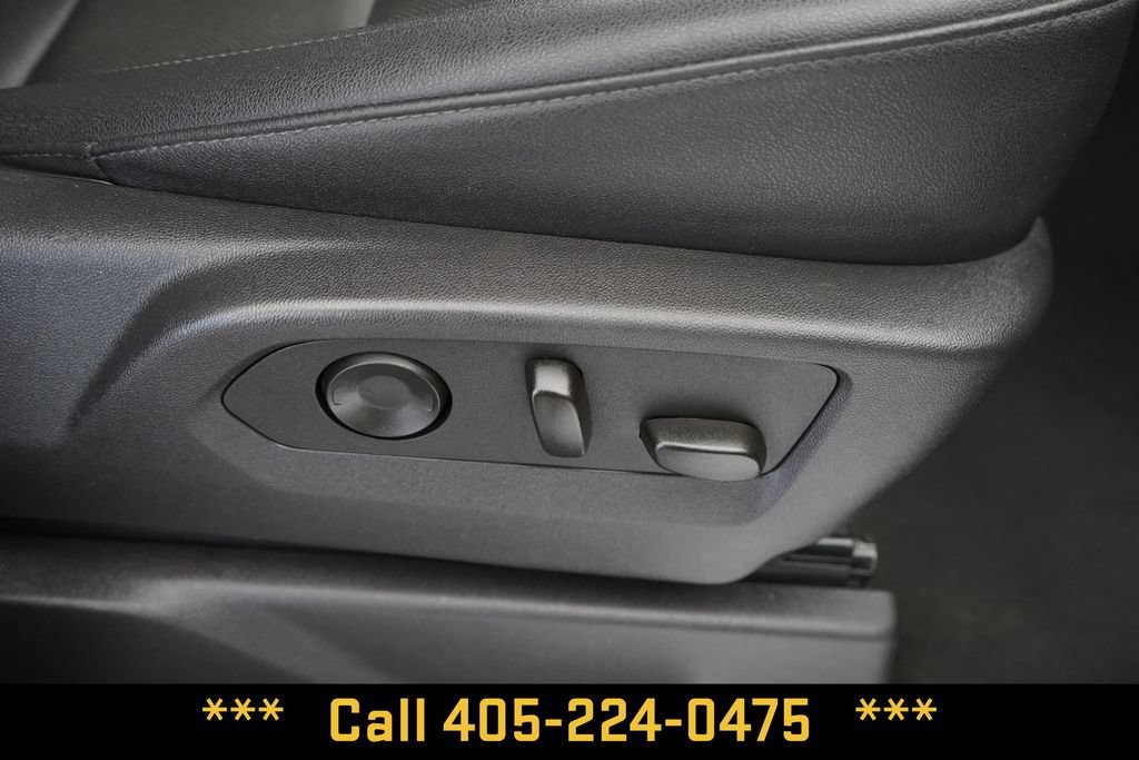 Used 2025 Sterling Metallic GMC SLT image 27